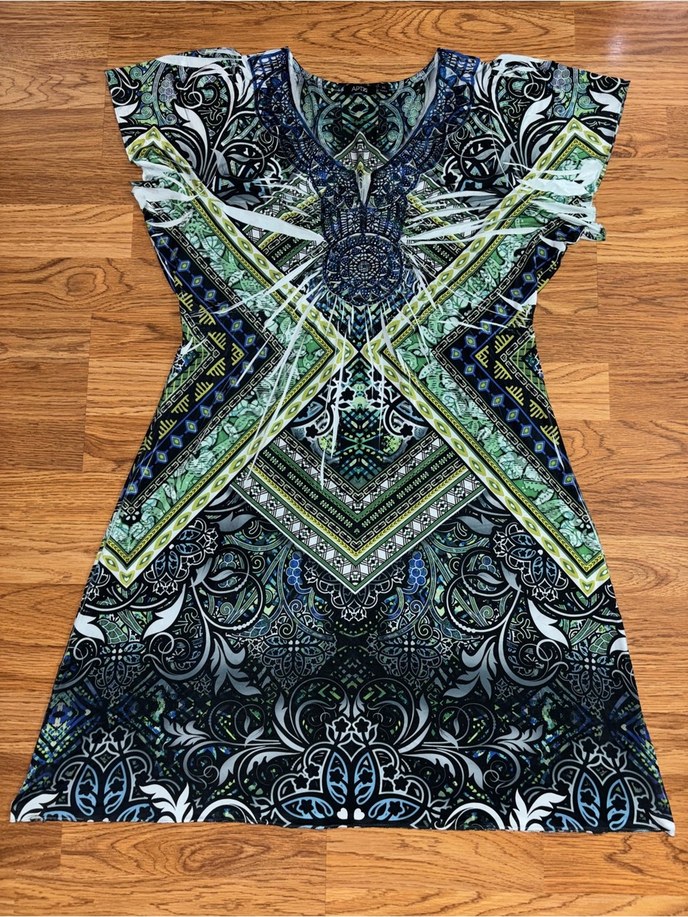 Apt 9 Dress Women’s Size XL Crinkle Style Flowy Abstract Design Green Blue Studs